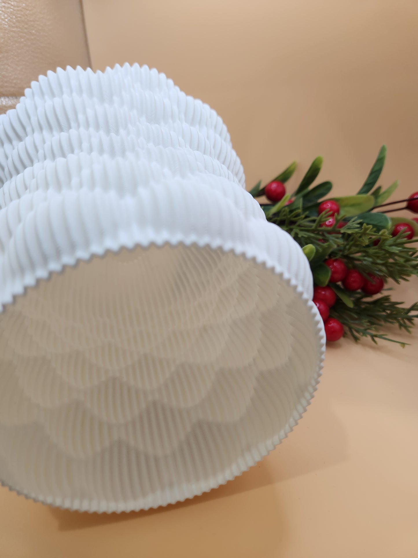 Berry Vase by Lunfardo