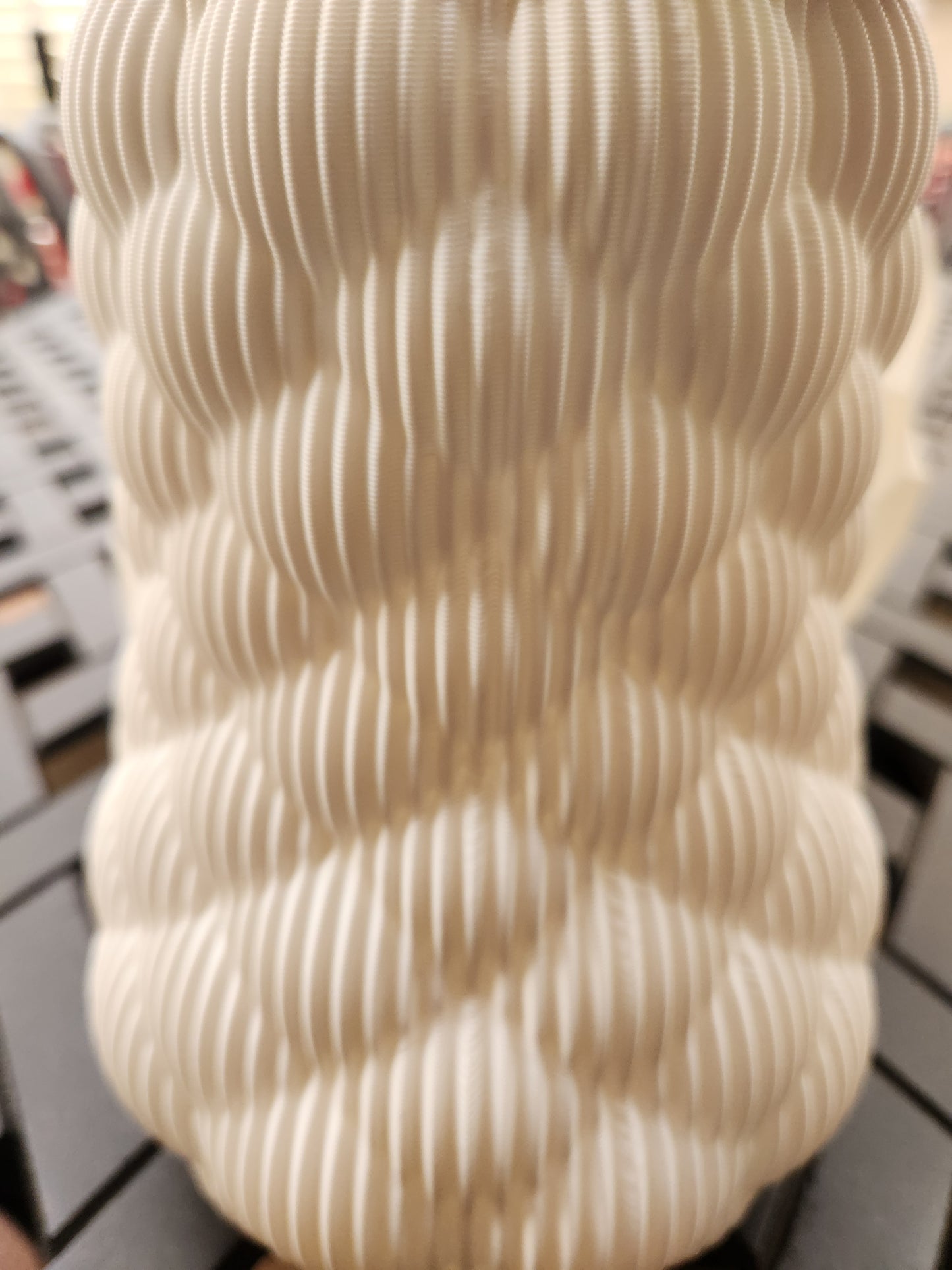 Berry Vase by Lunfardo
