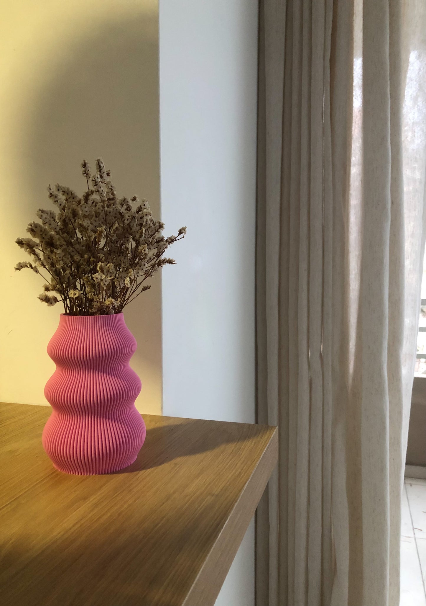 Isla Vase by Lu Cop