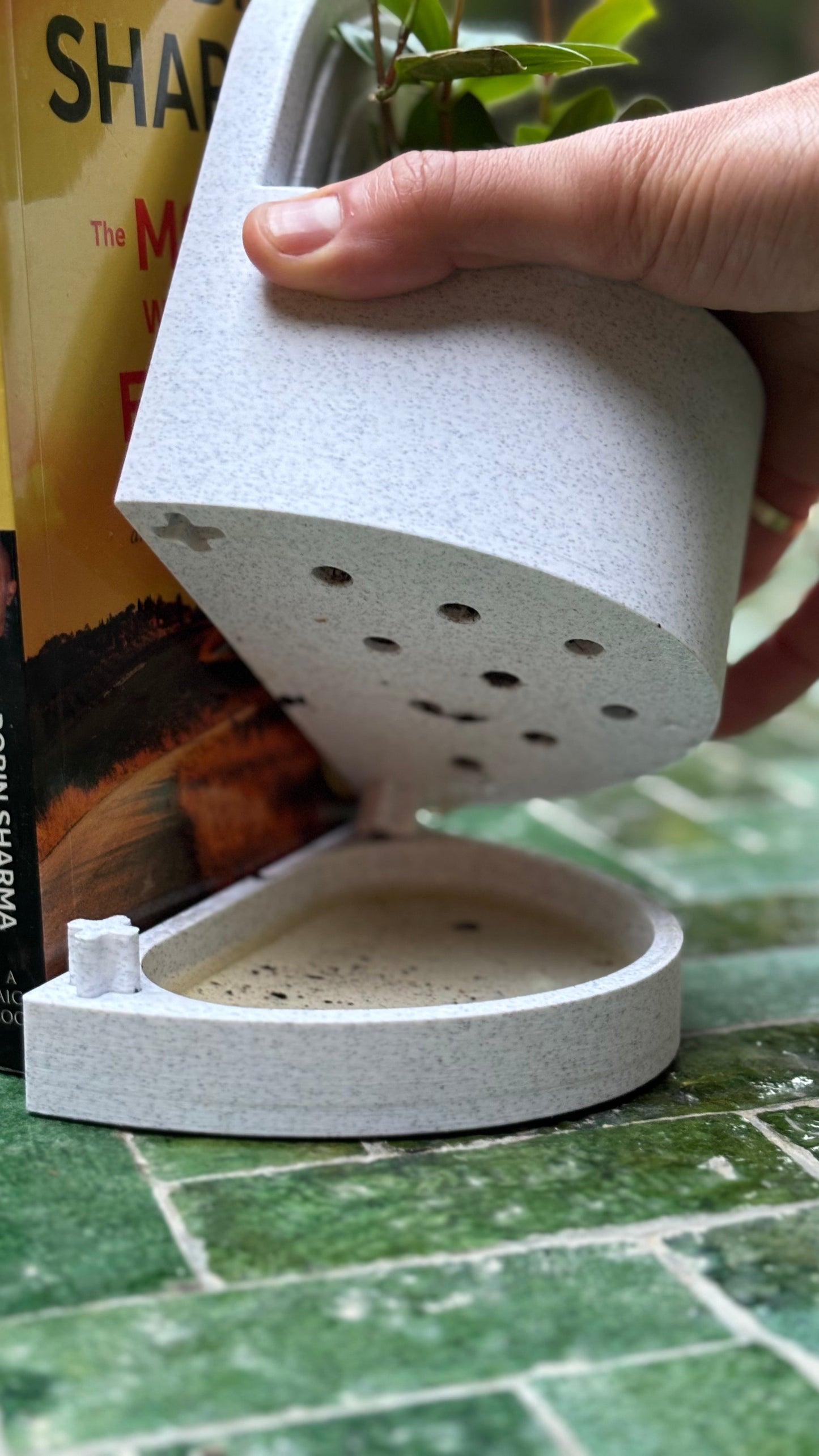 Bookend Planter With Water Reservoir