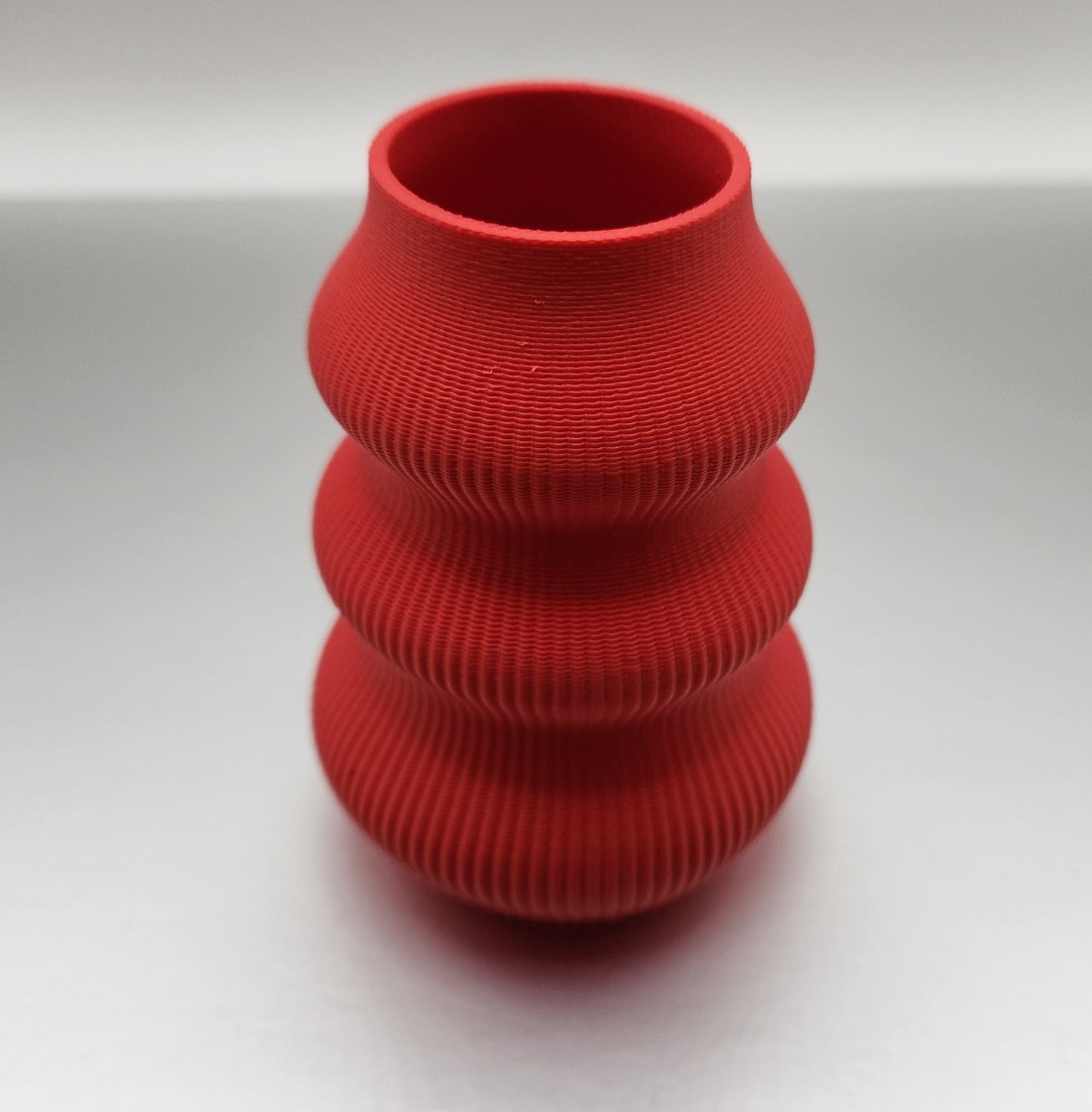 Isla Vase by Lu Cop